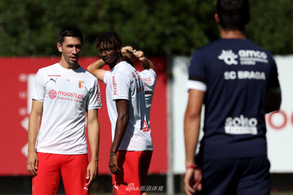 与此同时 与此同时